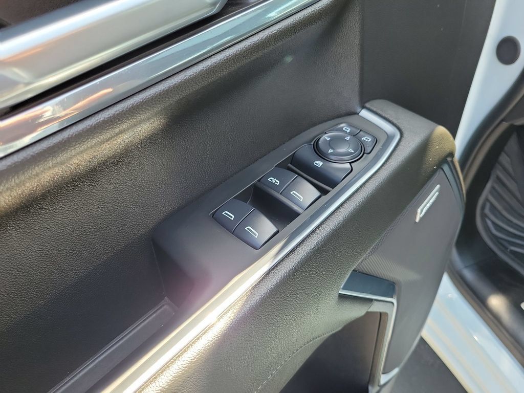 Used 2024 Chevrolet Silverado 1500 LT Trail Boss w/ Convenience Package II AWD/4WD image 24