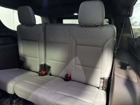 Used 2021 Chevrolet Suburban LT w/ LT Signature Package AWD/4WD image 27