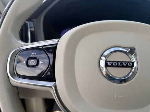 Used 2024 Volvo XC60 B5 Plus image 25