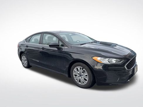 Used 2020 Ford Fusion S image 2