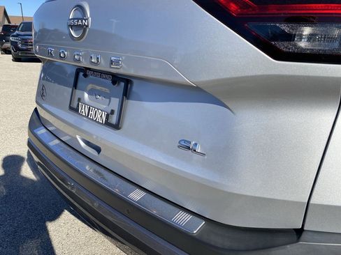 Used 2022 Nissan Rogue SL w/ SL Premium Package image 34