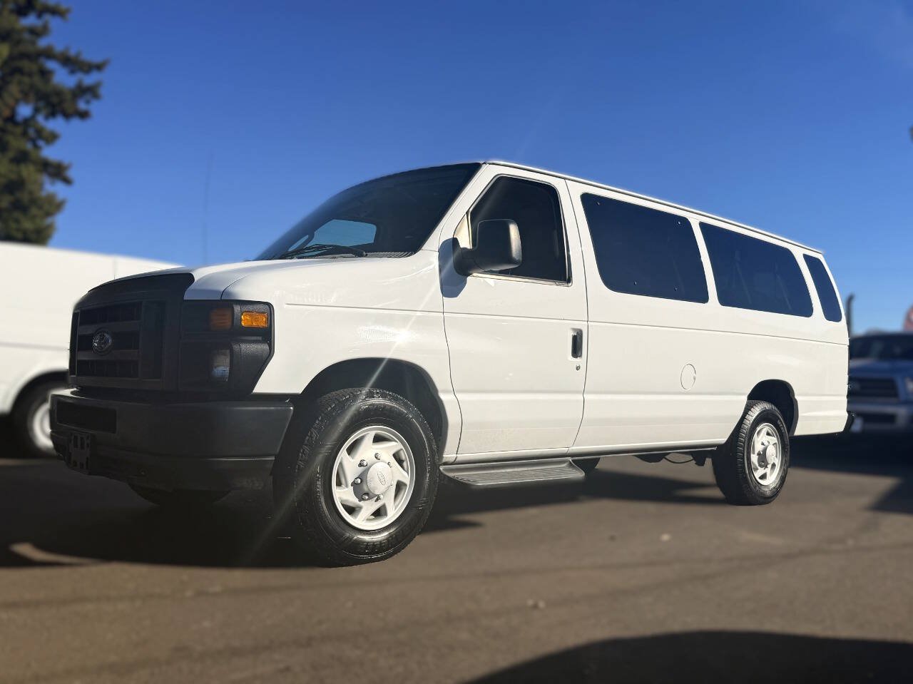 Used 2009 Ford E-350 and Econoline 350 XL RWD image 1
