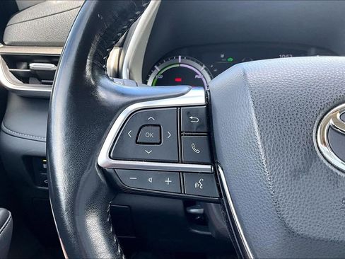 Used 2020 Toyota Highlander XLE AWD/4WD image 19