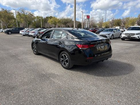 Used 2025 Nissan Sentra SV image 3