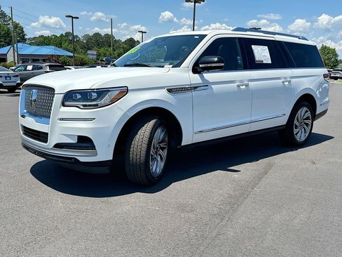 Used 2022 Lincoln Navigator L Reserve AWD/4WD image 2