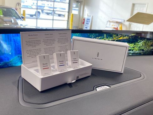 New 2026 Lincoln Navigator L Reserve w/ Jet Appearance Package image 29