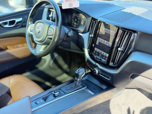 Used 2018 Volvo XC60 T6 Momentum w/ Advanced Package AWD/4WD image 13