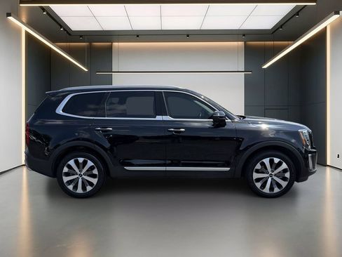 Used 2022 Kia Telluride S FWD image 7