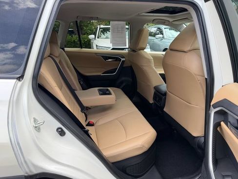 Used 2021 Toyota RAV4 XLE Premium AWD/4WD image 18
