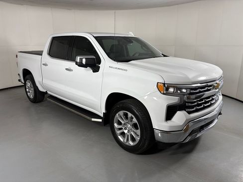 Used 2025 Chevrolet Silverado 1500 LTZ RWD image 2