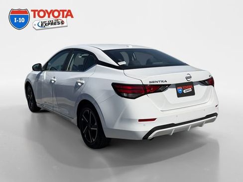 Used 2024 Nissan Sentra SV FWD image 2
