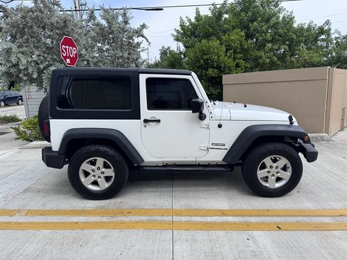 Used 2016 Jeep Wrangler Sport w/ Quick Order Package 24S AWD/4WD image 4