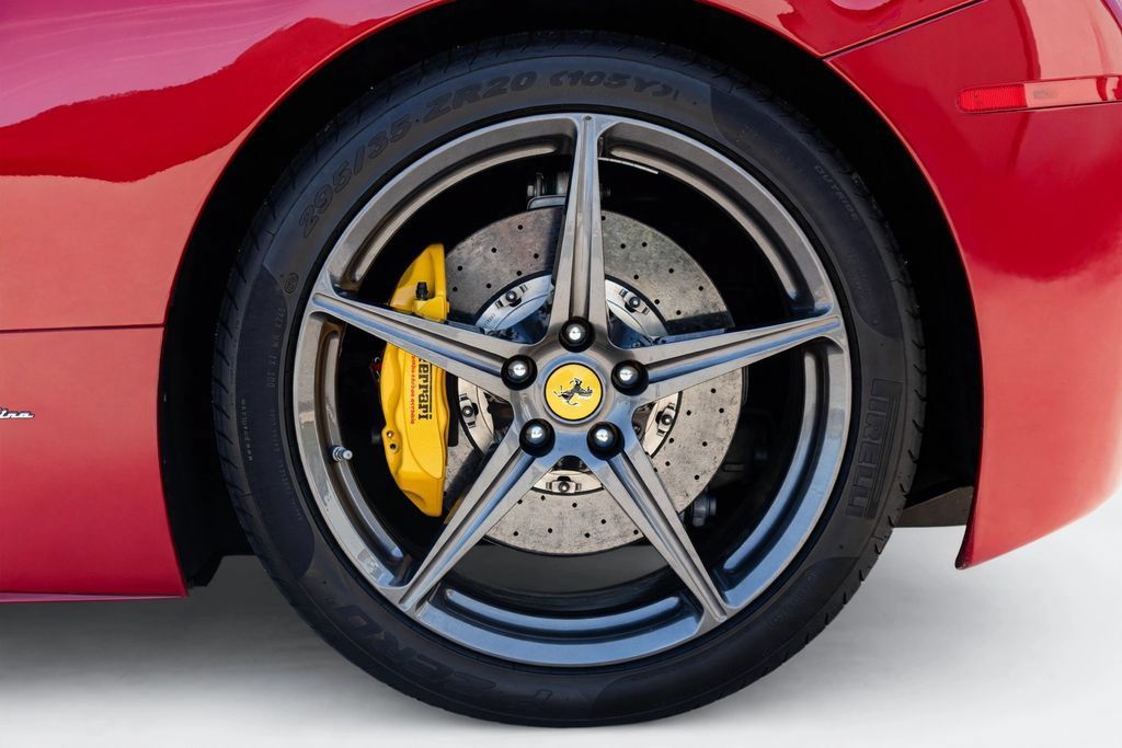 Used 2013 Ferrari 458 Italia Coupe RWD image 64