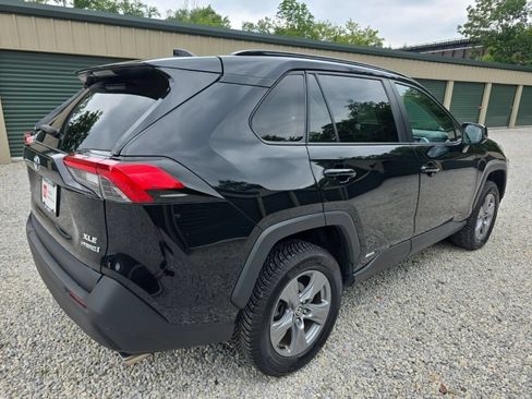 Certified 2022 Toyota RAV4 XLE w/ Convenience Package AWD/4WD image 7