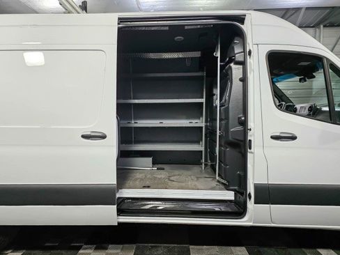 Used 2023 Mercedes-Benz Sprinter 2500 image 10