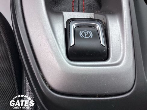 Used 2024 Chevrolet Trax RS FWD image 25