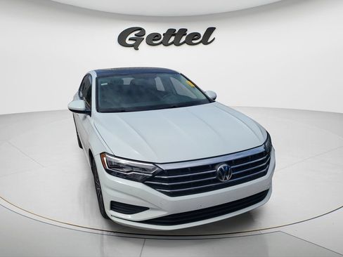 Used 2020 Volkswagen Jetta SE FWD image 2