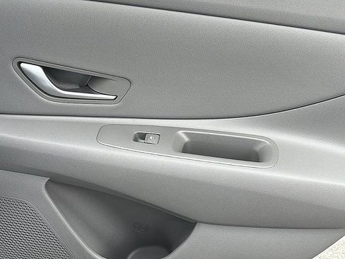 Certified 2025 Hyundai Elantra SEL FWD image 25
