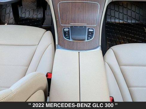 Used 2022 Mercedes-Benz GLC 300 4MATIC image 30