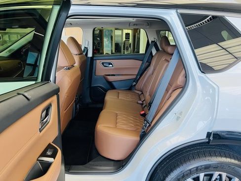 New 2026 Nissan Rogue Platinum image 25