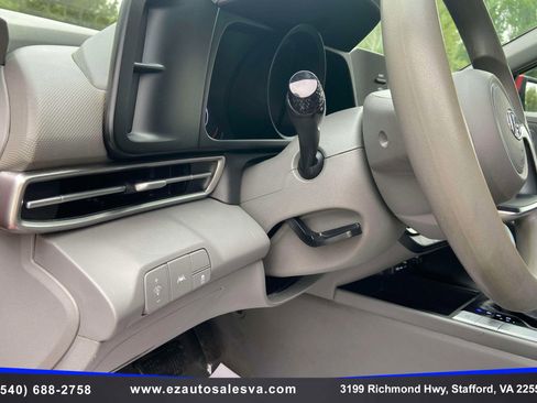 Used 2022 Hyundai Elantra SEL FWD image 22