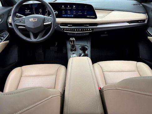 Used 2025 Cadillac XT4 Premium Luxury w/ Technology Package image 7