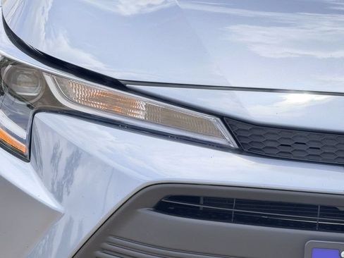 Used 2025 Toyota Corolla LE FWD image 3