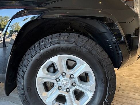 Used 2023 Toyota 4Runner SR5 Premium w/ Moonroof Package AWD/4WD image 12