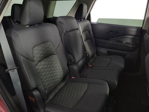 Used 2023 Nissan Pathfinder SV image 18