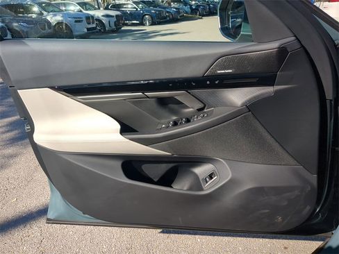 New 2025 BMW 530i image 31