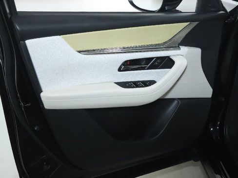 Certified 2025 MAZDA CX-90 3.3 Turbo S w/ Premium Plus image 17