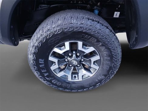 Used 2023 Toyota Tacoma TRD Off-Road image 8