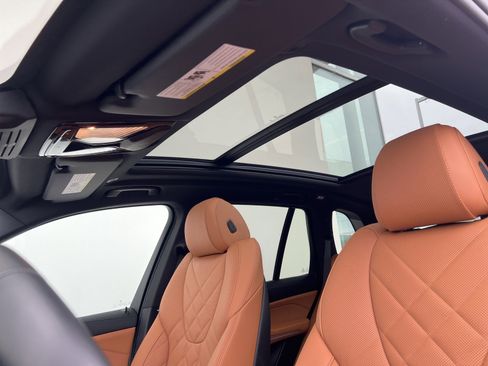 Used 2026 BMW X5 xDrive40i w/ M Sport Package image 7