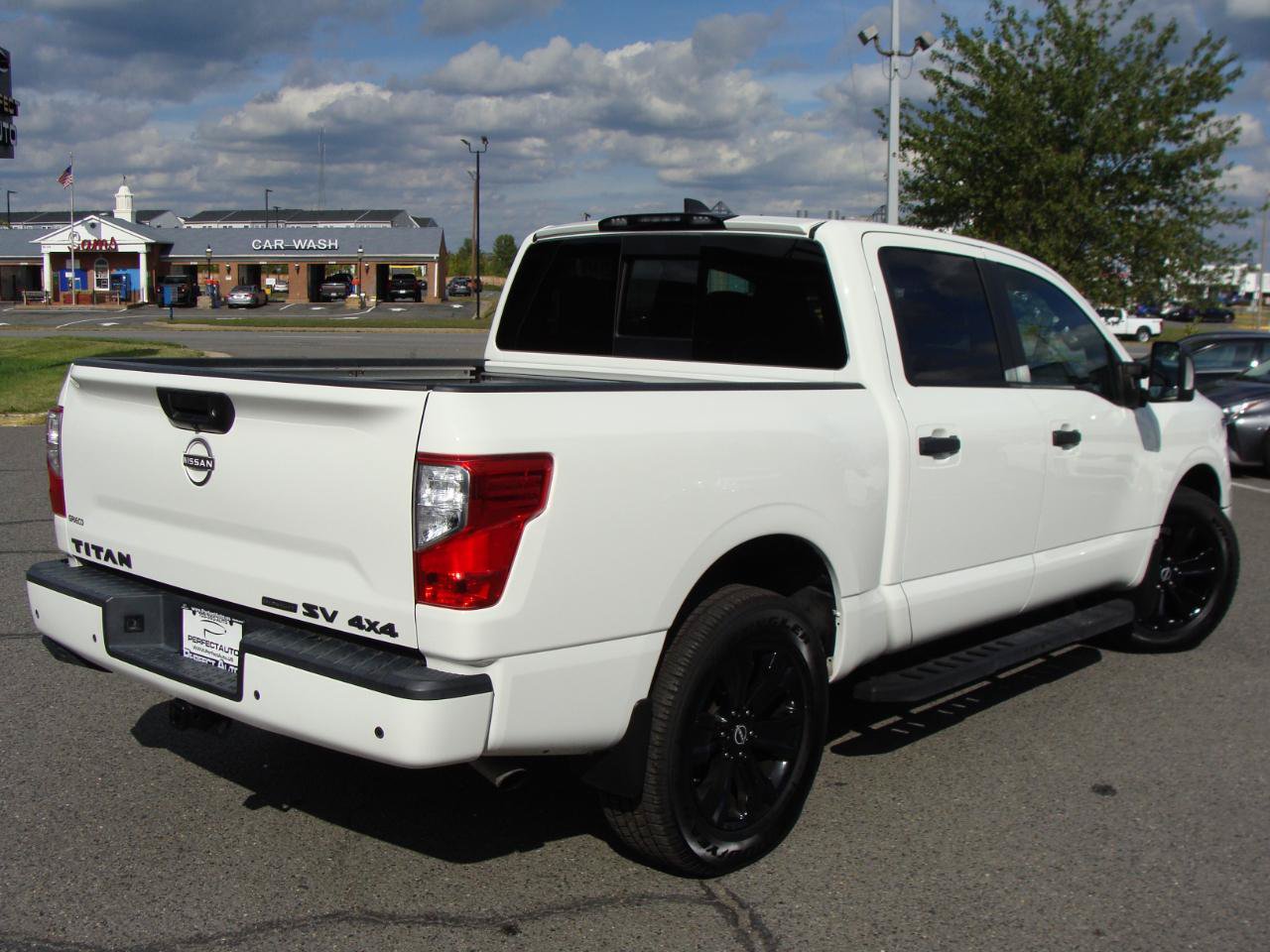Used 2024 Nissan Titan SV w/ SV Convenience Package AWD/4WD image 6