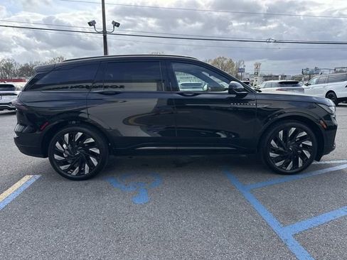 New 2026 Lincoln Nautilus Reserve image 3