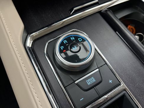 Used 2023 Ford Expedition Platinum image 15