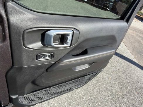 Used 2021 Jeep Wrangler Unlimited Sahara image 14