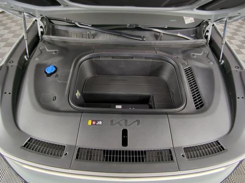 Used 2024 Kia EV9 Land AWD/4WD image 46