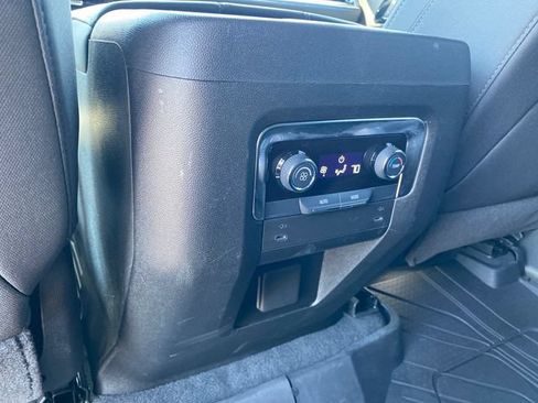 Certified 2025 Chevrolet Suburban LS AWD/4WD image 19