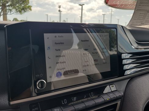 Used 2025 Toyota Camry LE w/ Convenience Package FWD image 22