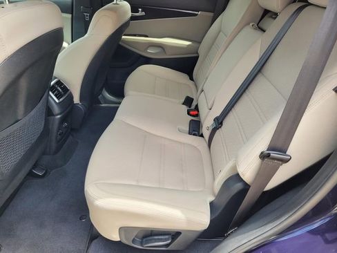 Used 2020 Kia Sorento LX AWD/4WD image 18