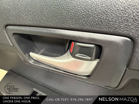 Used 2013 Toyota Camry LE FWD image 42