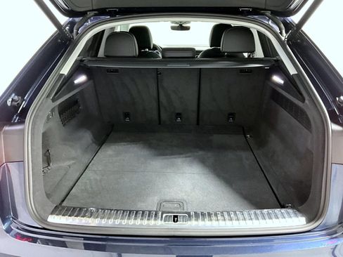 Used 2023 Audi Q8 Prestige image 9