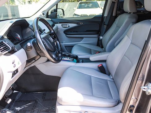 Used 2019 Honda Pilot Touring image 17