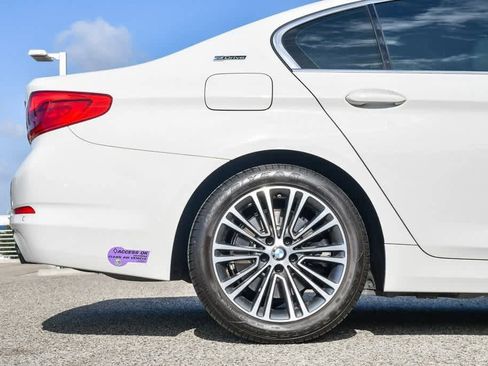 Used 2019 BMW 530e w/ Convenience Package image 10