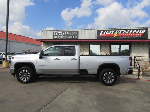 Used 2021 Chevrolet Silverado 2500 LT w/ All Star Edition image 2