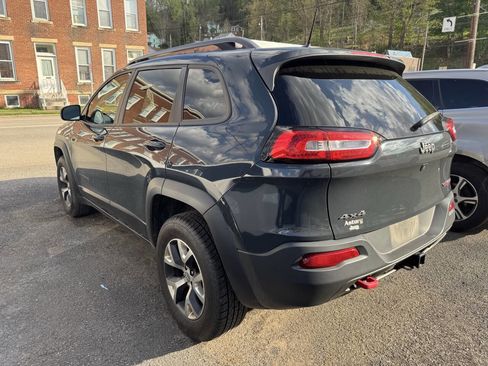 Used 2017 Jeep Cherokee Trailhawk w/ Comfort/Convenience Group AWD/4WD image 7