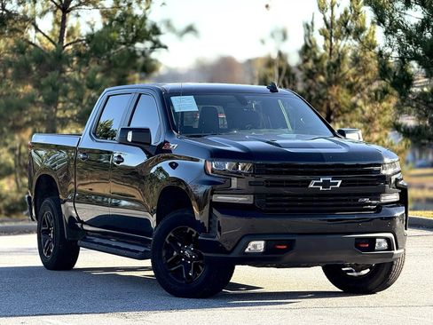 Used 2021 Chevrolet Silverado 1500 LT Trail Boss w/ Convenience Package II image 12