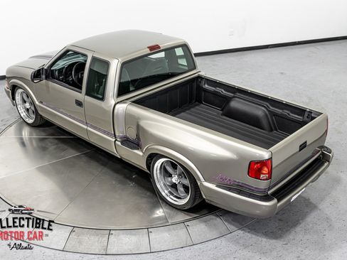 Used 2000 Chevrolet S10 Pickup LS w/ Preferred Equipment Group RWD image 32