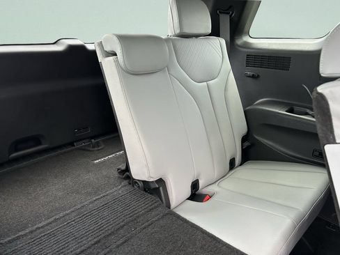 Used 2024 Hyundai Palisade SEL FWD image 23